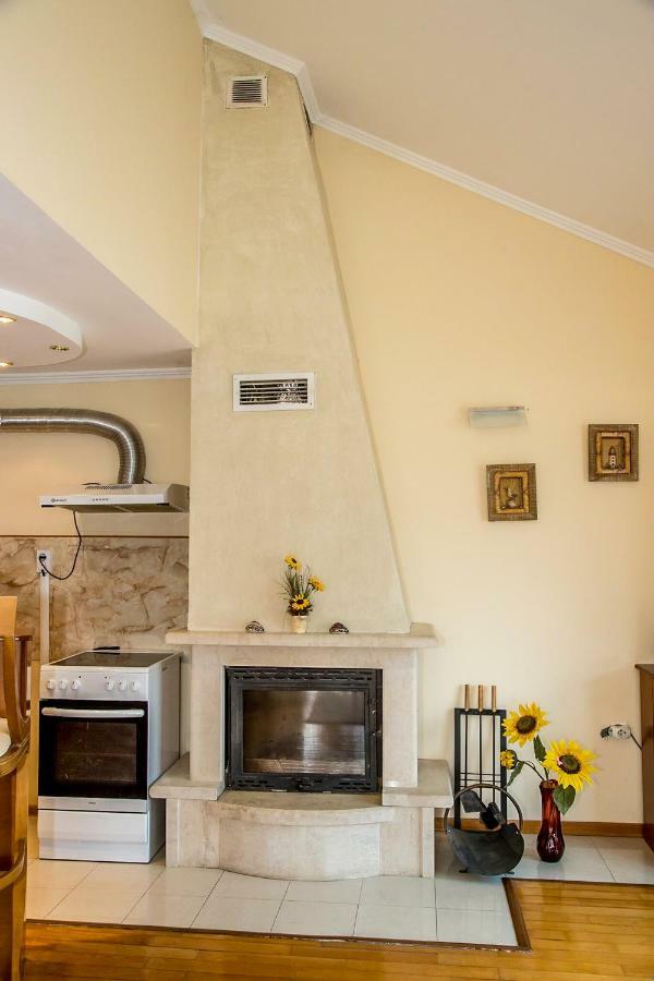 Spacious & Sunny Maisonette With Terrace Near Centre By Flаt Manаger Burgas Exteriör bild
